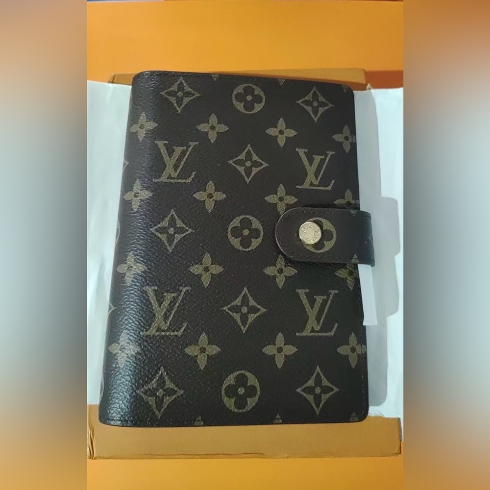 Monogram Agenda